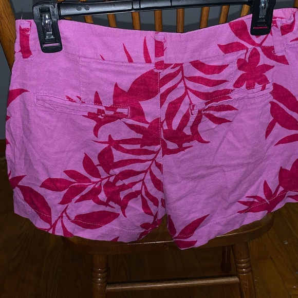 Women's Floral Linen Blend Shorts - Picture 2 of 2